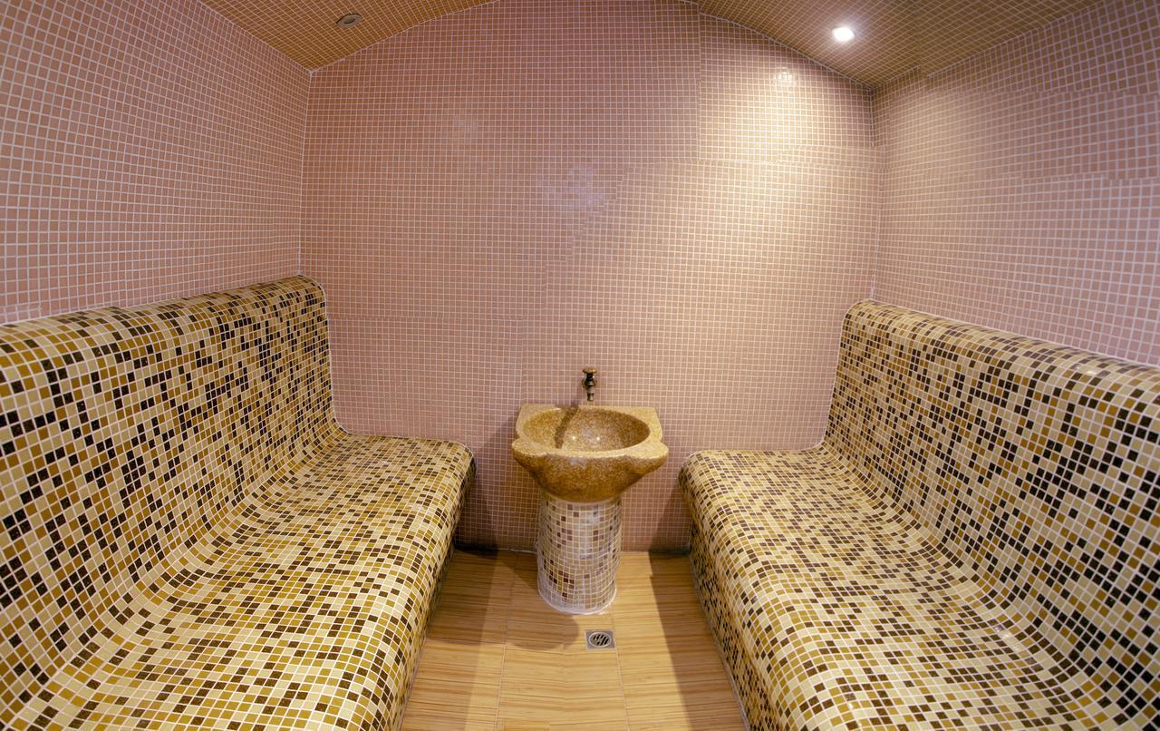 Hotel Pirinski Han - Old Adjev Han 桑丹斯基 外观 照片