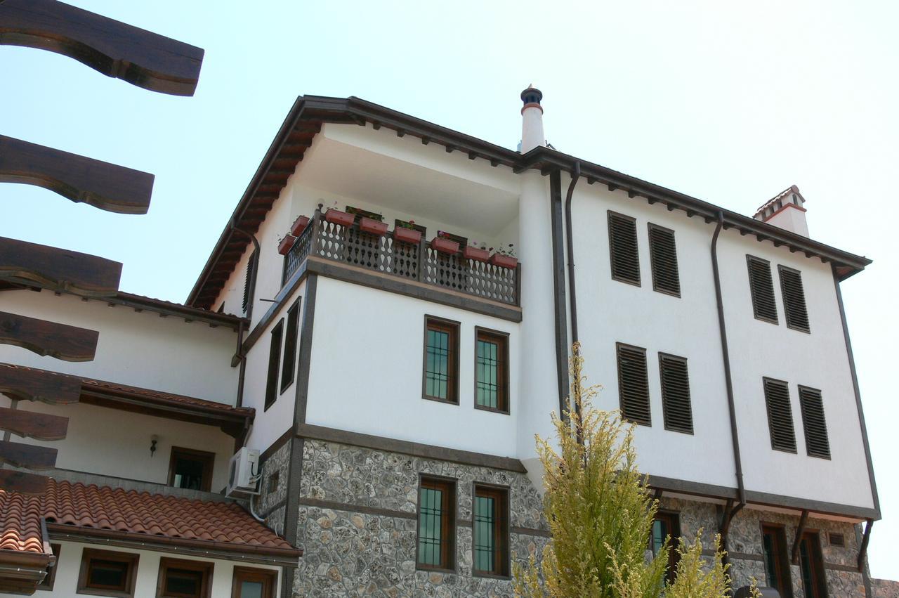 Hotel Pirinski Han - Old Adjev Han 桑丹斯基 外观 照片